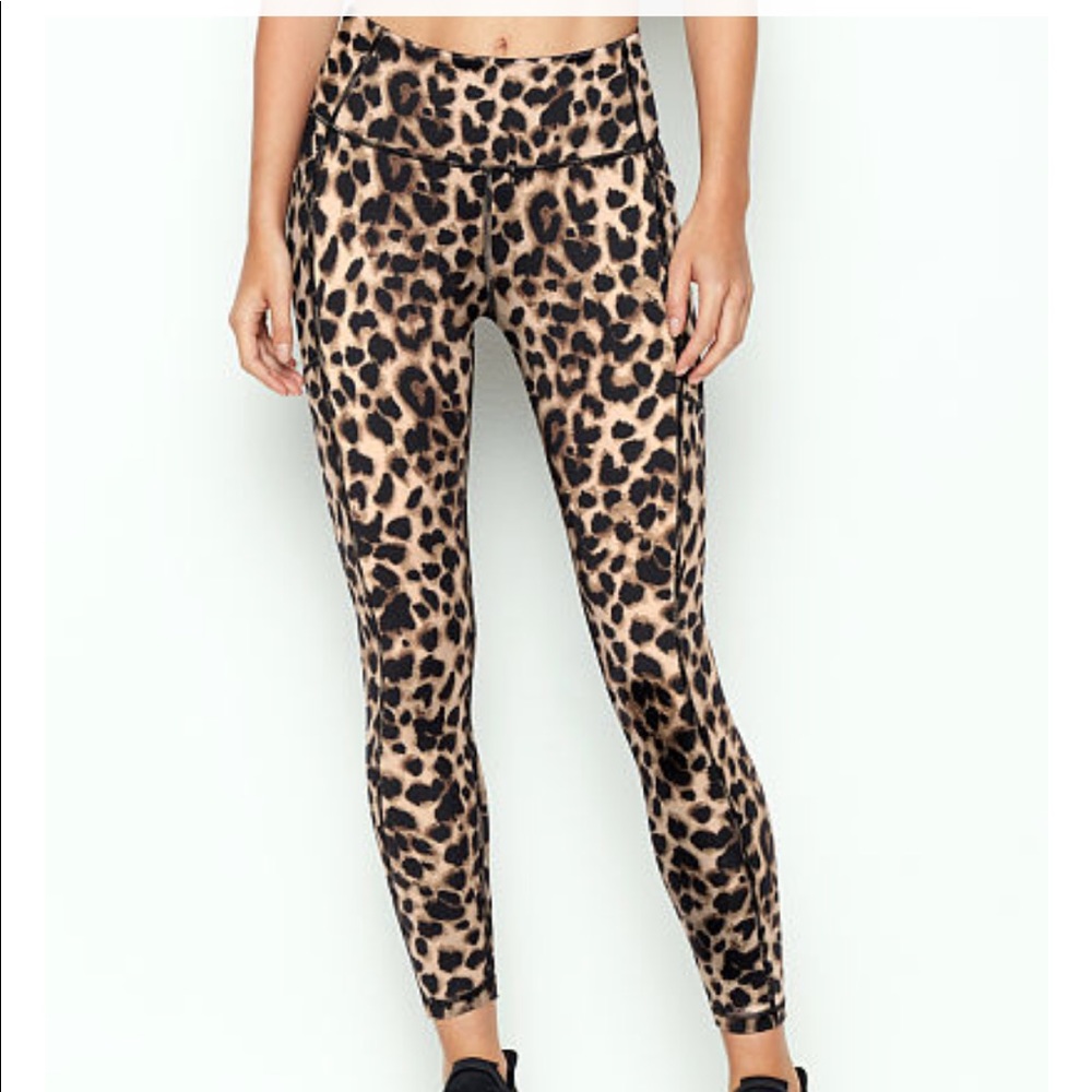 Victoria’s Secret Essential leopard Leggings